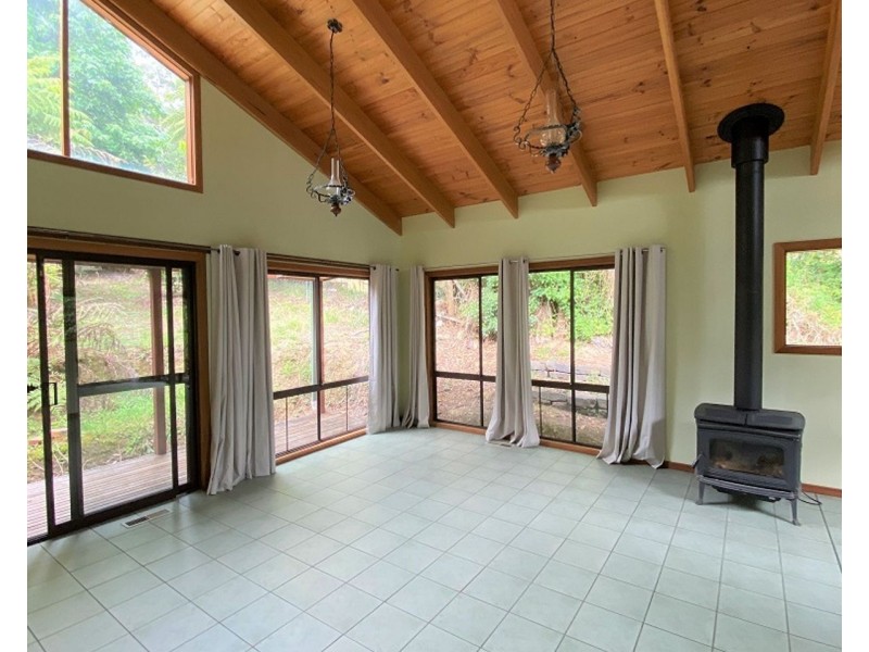 32 Belgrave-Gembrook Road, Cockatoo VIC 3781