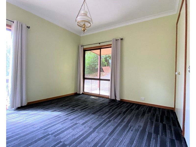 32 Belgrave-Gembrook Road, Cockatoo VIC 3781