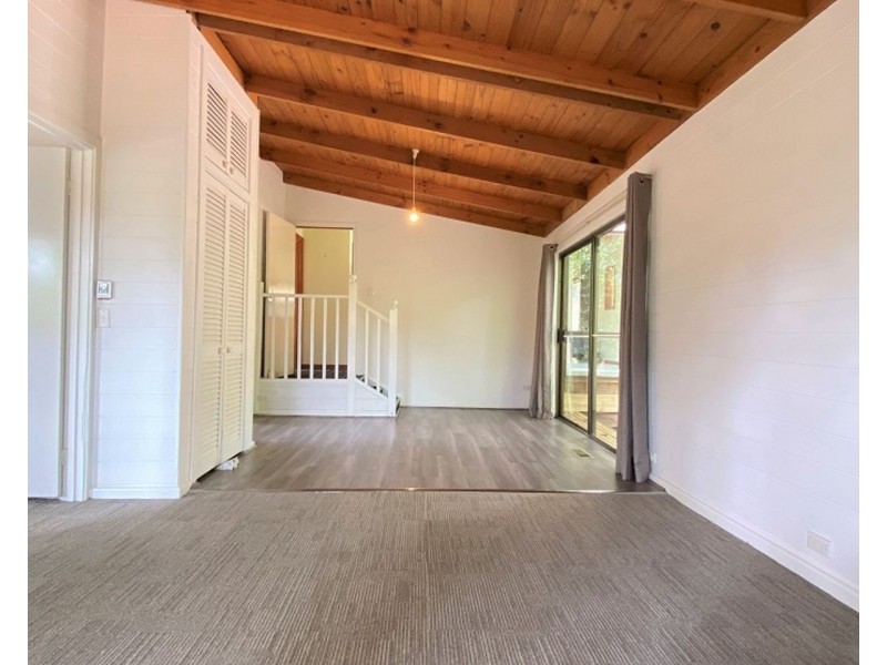 32 Belgrave-Gembrook Road, Cockatoo VIC 3781