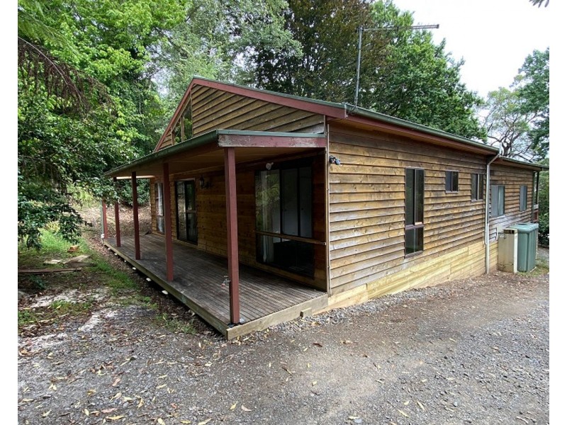32 Belgrave-Gembrook Road, Cockatoo VIC 3781