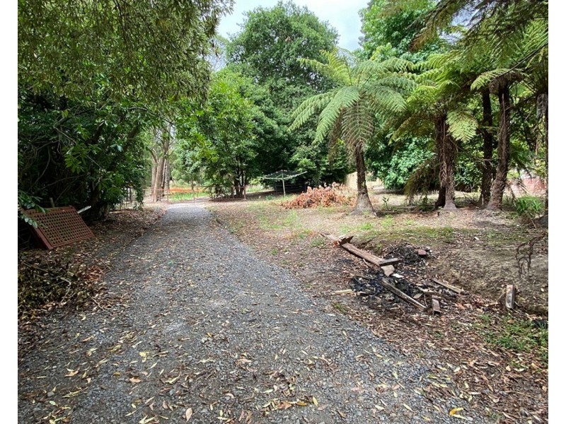 32 Belgrave-Gembrook Road, Cockatoo VIC 3781