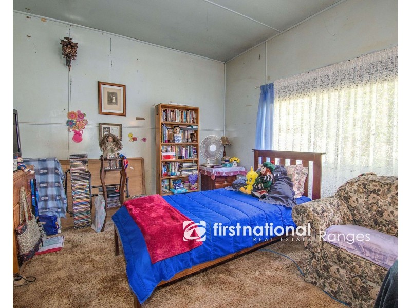 4 Waimea Grove, Selby VIC 3159