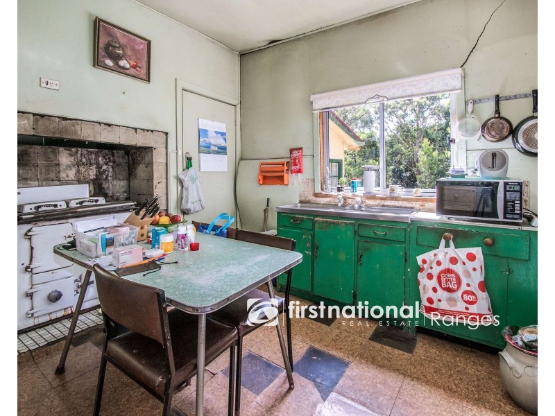 4 Waimea Grove, Selby VIC 3159