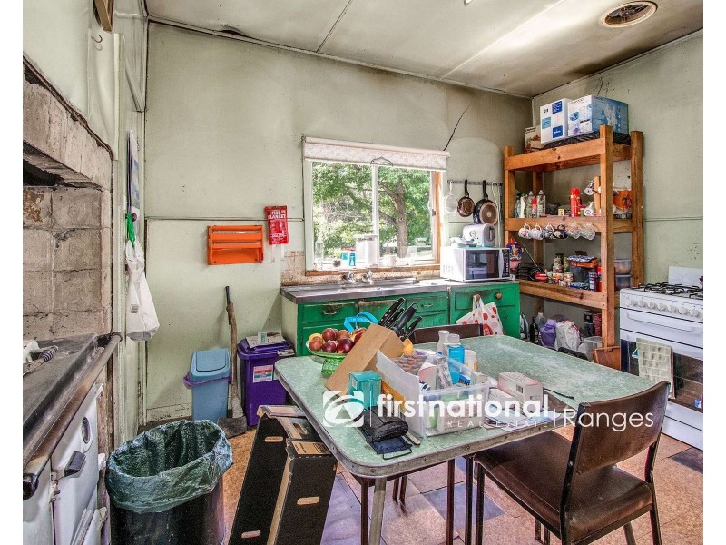 4 Waimea Grove, Selby VIC 3159