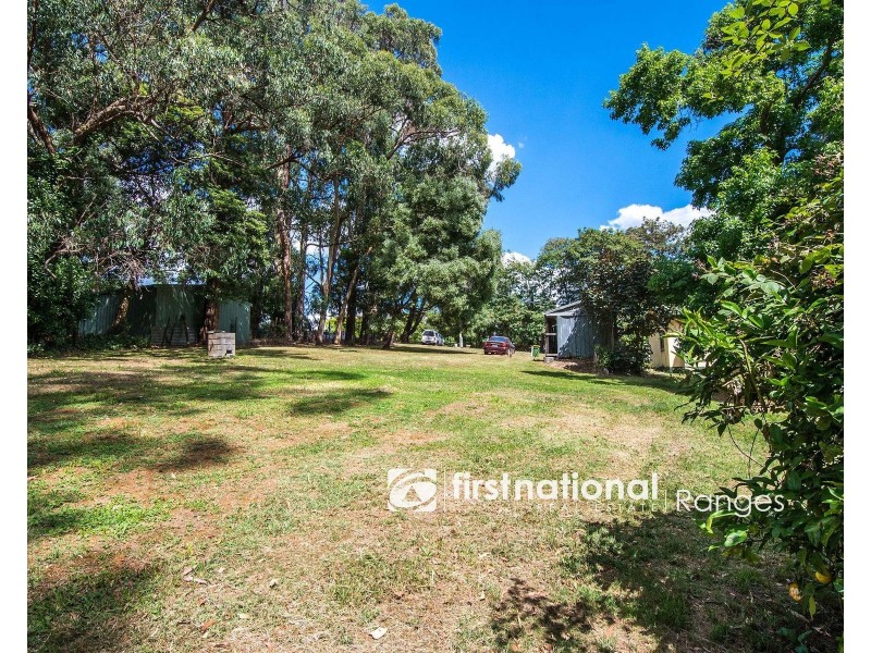4 Waimea Grove, Selby VIC 3159