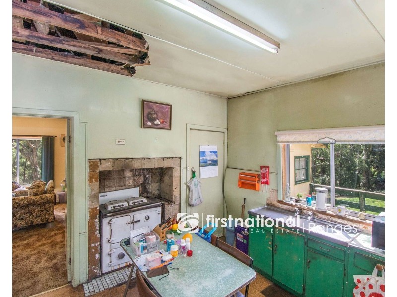 4 Waimea Grove, Selby VIC 3159