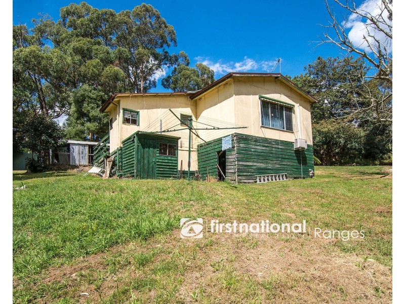 4 Waimea Grove, Selby VIC 3159