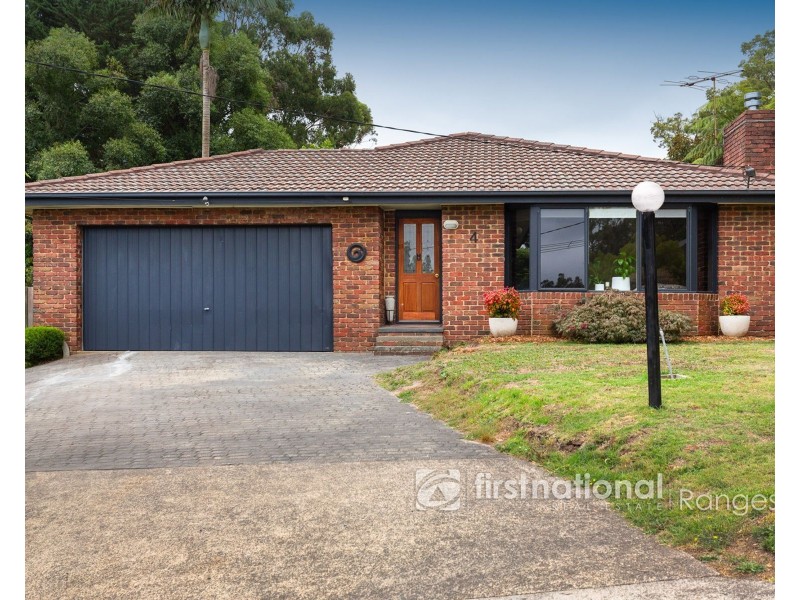 4 Cockatoo Avenue, Cockatoo VIC 3781