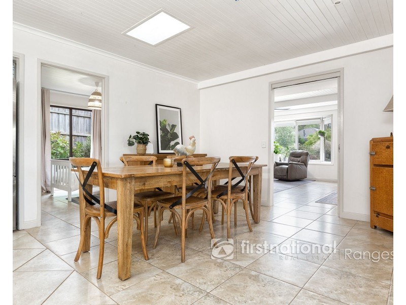 4 Cockatoo Avenue, Cockatoo VIC 3781