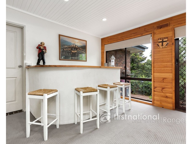 4 Cockatoo Avenue, Cockatoo VIC 3781