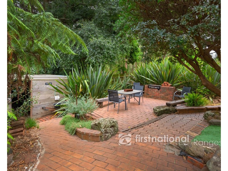 4 Cockatoo Avenue, Cockatoo VIC 3781