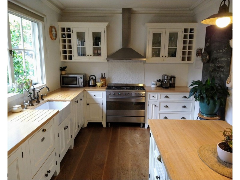 2 Margaret Road, Avonsleigh VIC 3782