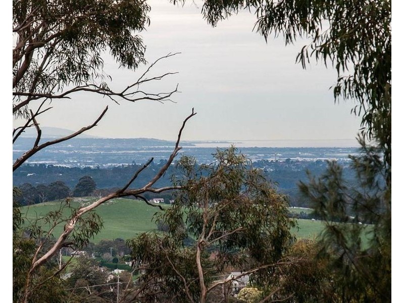 64 Ferguson Street, Upwey VIC 3158