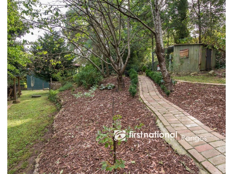 4 Batesleigh Road, Selby VIC 3159