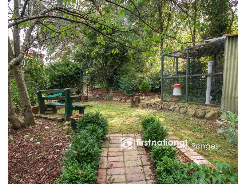 4 Batesleigh Road, Selby VIC 3159