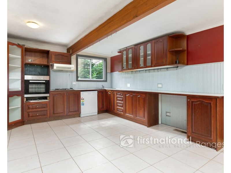 76 First Avenue, Cockatoo VIC 3781