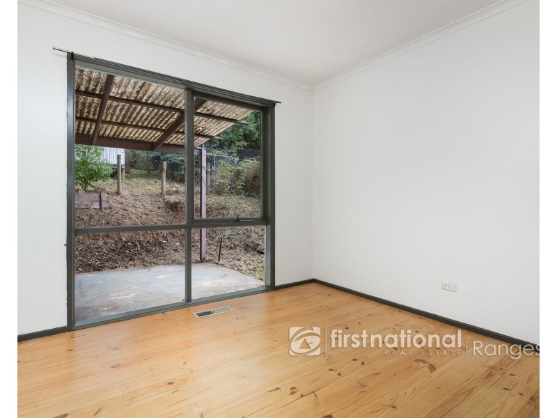 76 First Avenue, Cockatoo VIC 3781