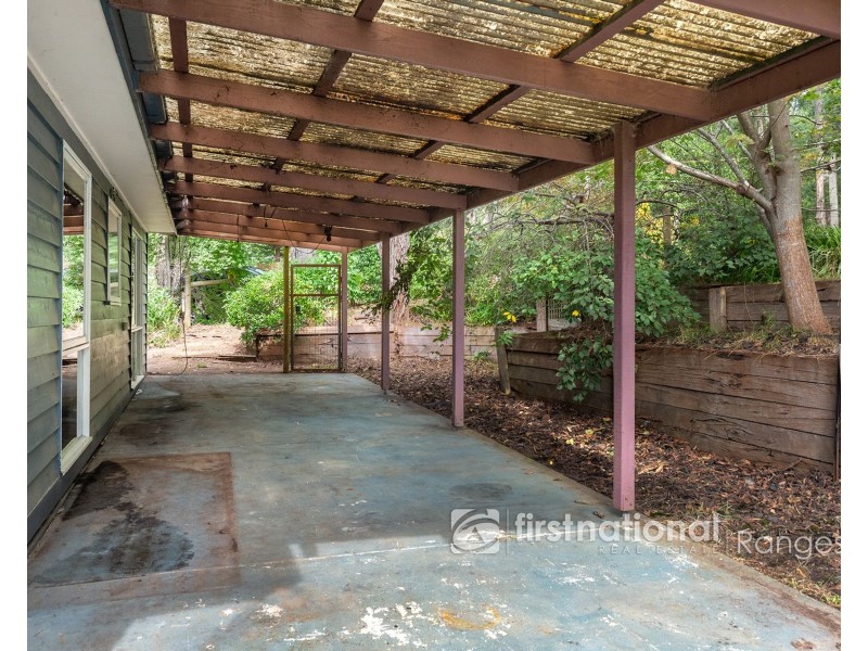 76 First Avenue, Cockatoo VIC 3781