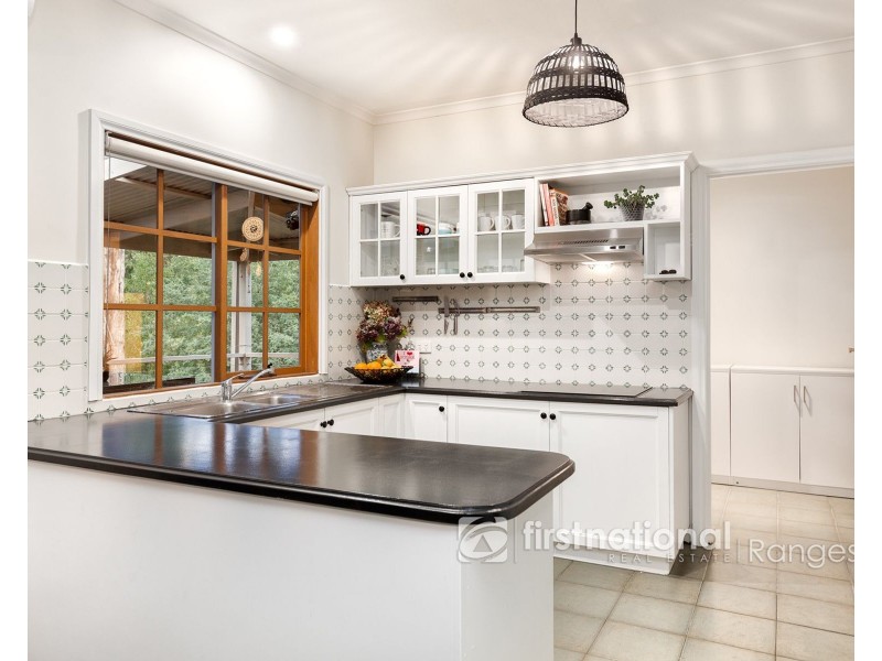 12 Bilocla Avenue, Cockatoo VIC 3781