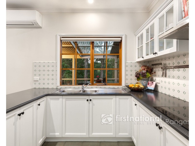 12 Bilocla Avenue, Cockatoo VIC 3781