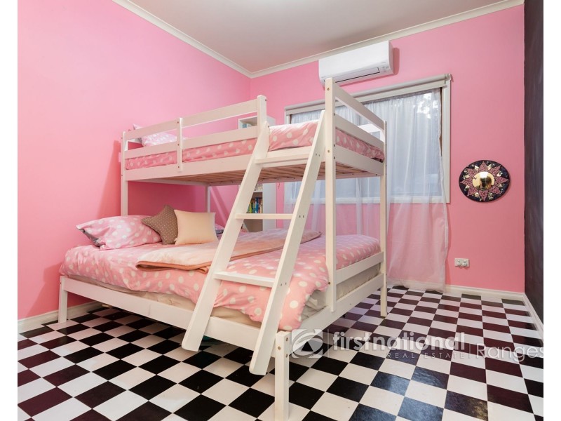 12 Bilocla Avenue, Cockatoo VIC 3781