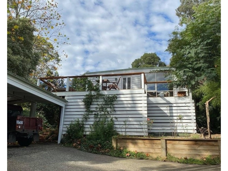 15 Charman Avenue, Emerald VIC 3782