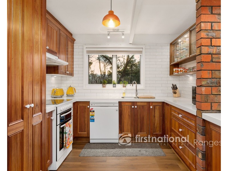 6 Station Avenue, Emerald VIC 3782