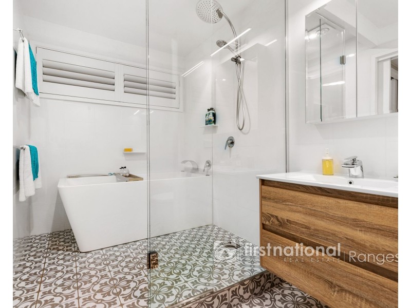 6 Station Avenue, Emerald VIC 3782
