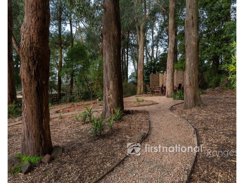 6 Station Avenue, Emerald VIC 3782