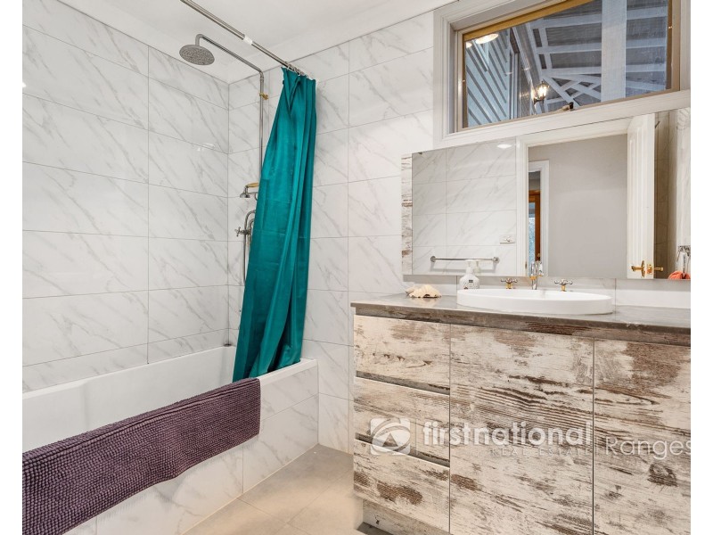 51 Bluebird Avenue, Cockatoo VIC 3781