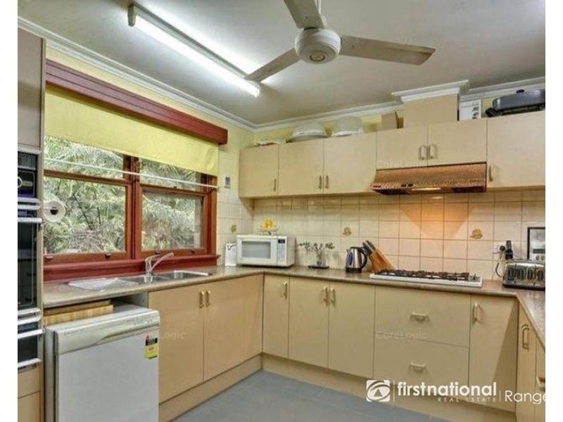 24 Mackenzie Street, Cockatoo VIC 3781