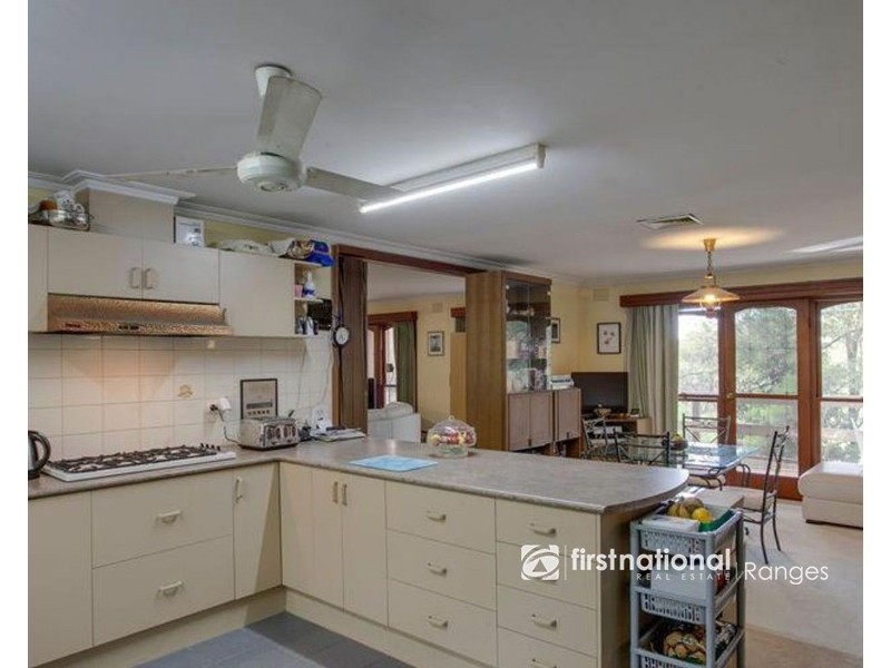 24 Mackenzie Street, Cockatoo VIC 3781