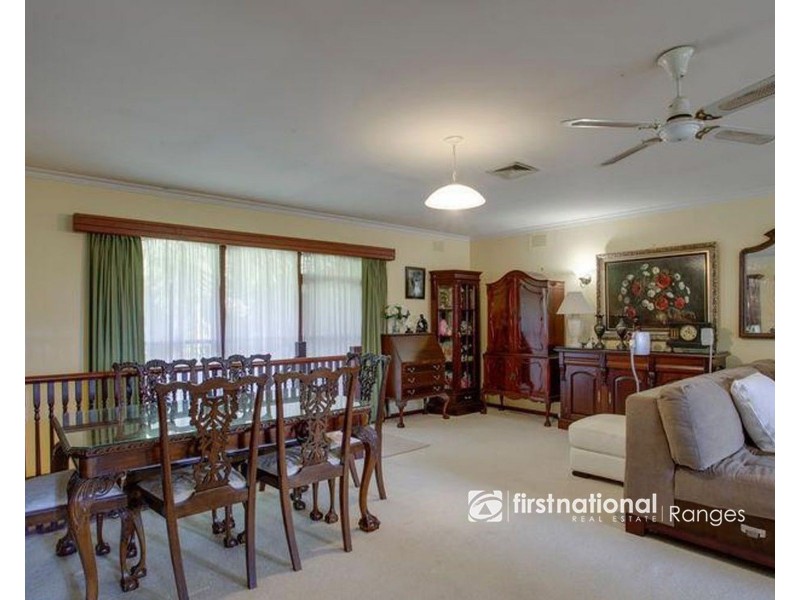 24 Mackenzie Street, Cockatoo VIC 3781