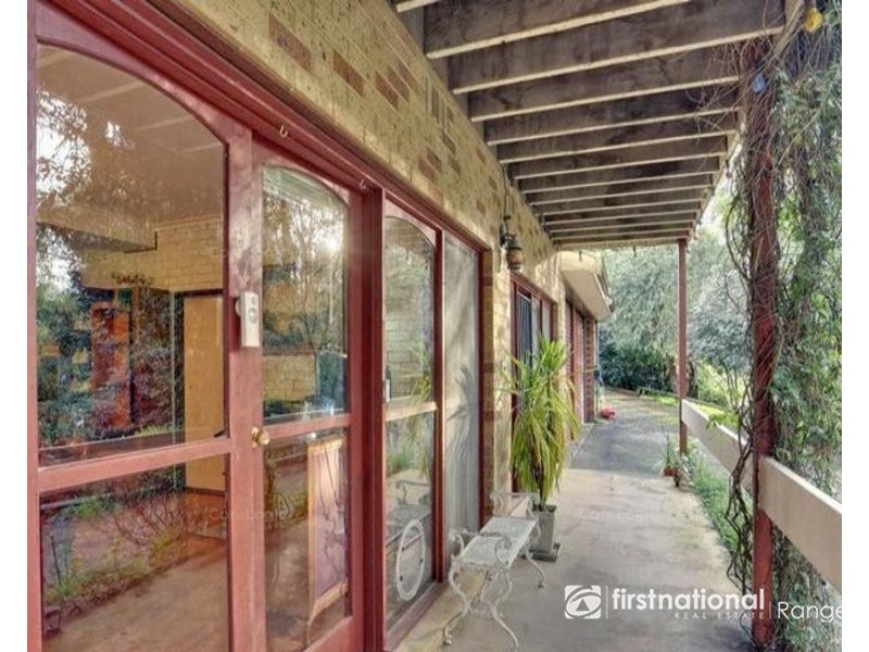 24 Mackenzie Street, Cockatoo VIC 3781