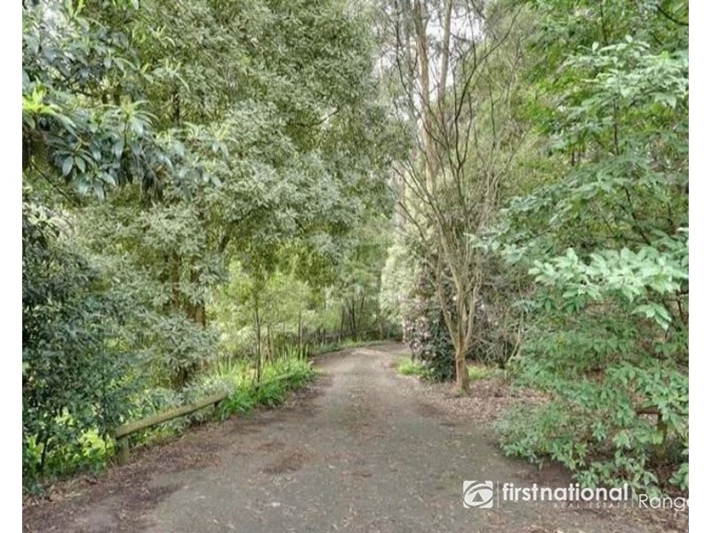24 Mackenzie Street, Cockatoo VIC 3781