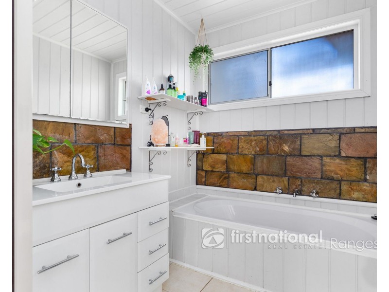 4 Station Road, Cockatoo VIC 3781