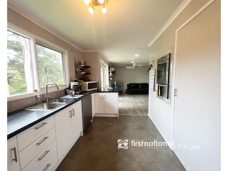 48 Thompson Road, Upwey VIC 3158