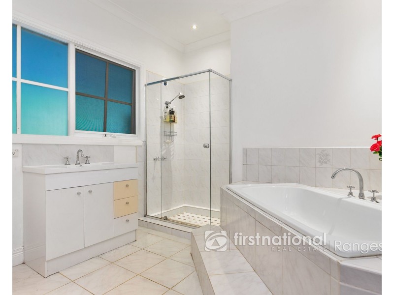 26 Fern Glade Drive, Emerald VIC 3782