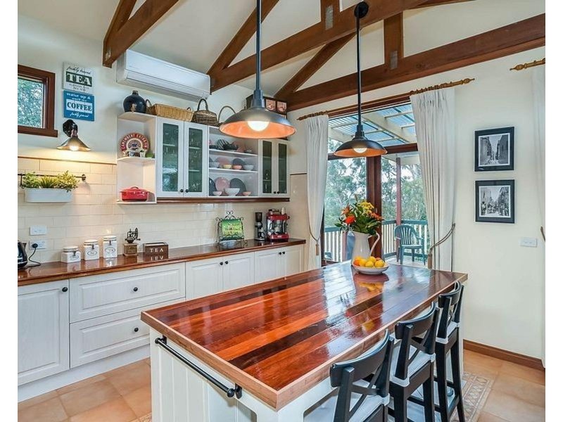 64 Ferguson Street, Upwey VIC 3158