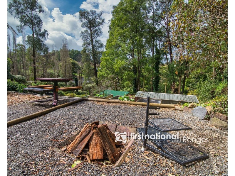 94 Moores Road, Monbulk VIC 3793