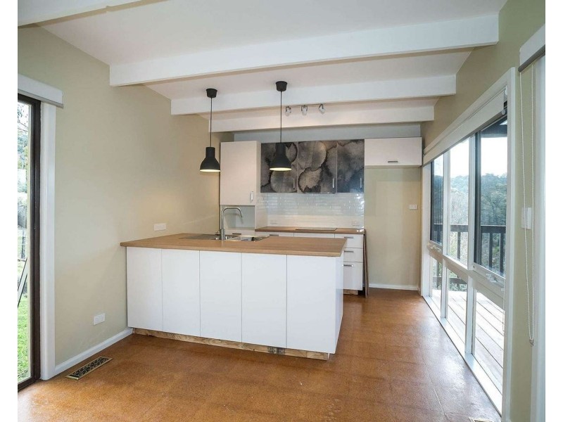 3 Outlook Drive, Kalorama VIC 3766