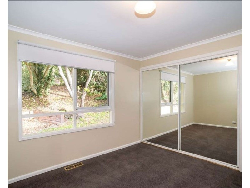 3 Outlook Drive, Kalorama VIC 3766