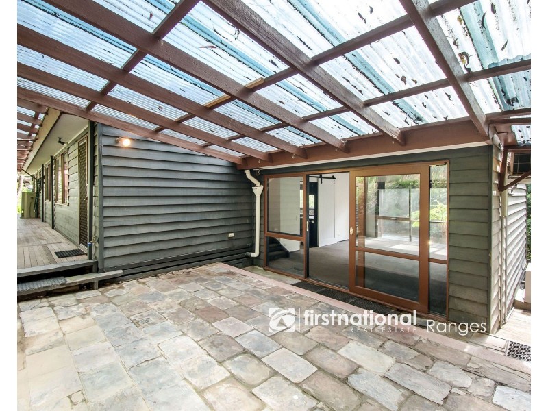 18 Johns Road, Selby VIC 3159
