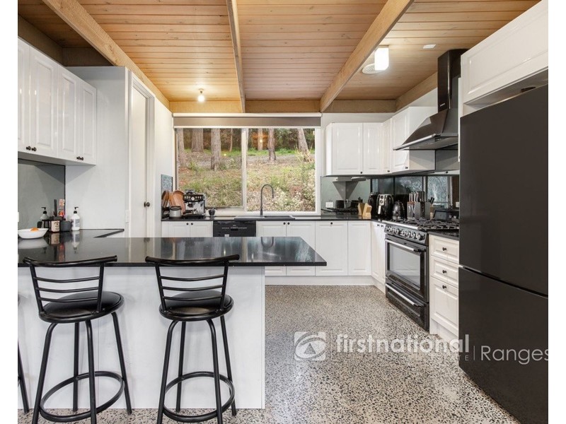 14 Alfred Grove, Emerald VIC 3782