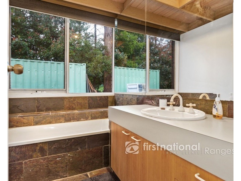 14 Alfred Grove, Emerald VIC 3782