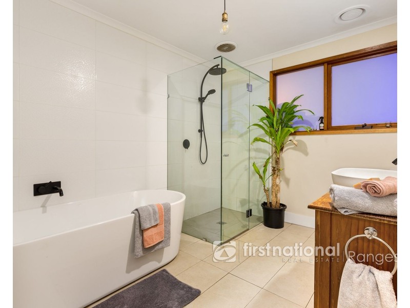 48 Pakenham Road, Cockatoo VIC 3781