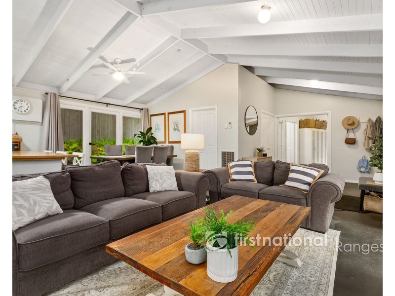 2 Nangana Street, Cockatoo VIC 3781