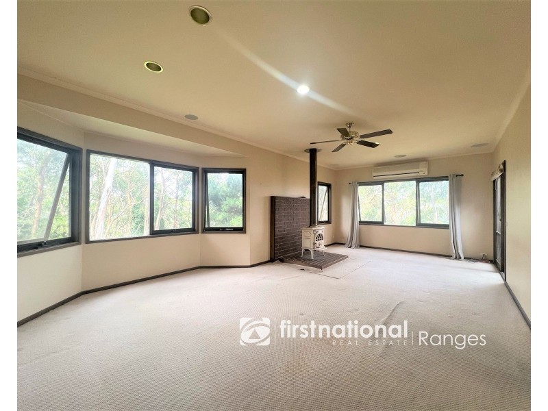6 Two Bays Crescent, Selby VIC 3159