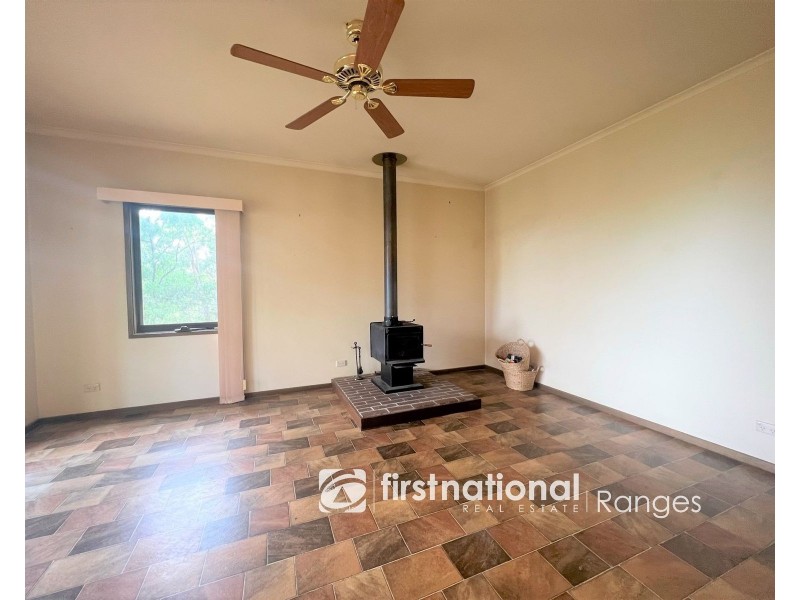 6 Two Bays Crescent, Selby VIC 3159