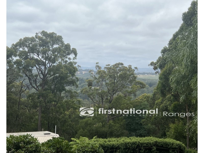 33 Seaview Road, Cockatoo VIC 3781